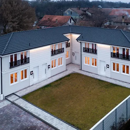 Royal Crown アパート スボティツァ