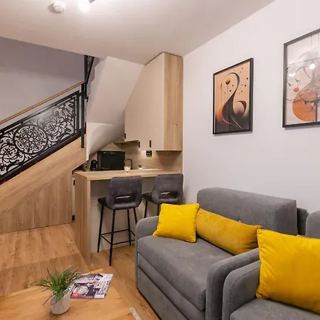 アパート Royal Crown *