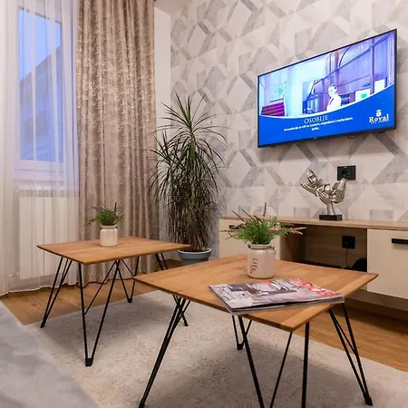 Royal Crown アパート *