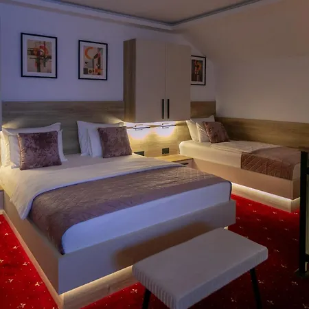 アパート Royal Crown スボティツァ